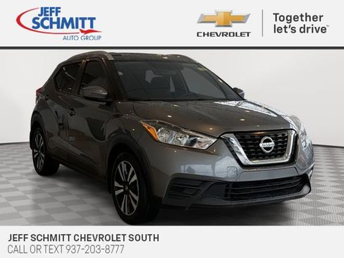 Used 2018 Nissan Kicks SV image 1
