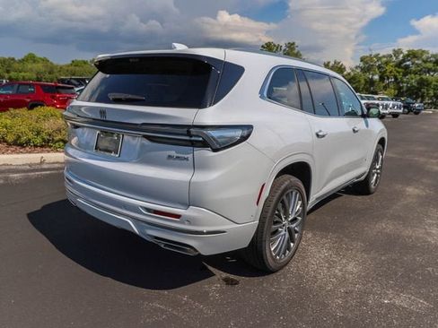 New 2026 Buick Enclave Avenir w/ Super Cruise Package FWD image 9