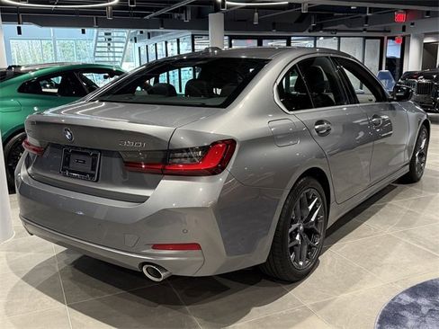 Used 2025 BMW 330i xDrive Sedan w/ Convenience Package image 4
