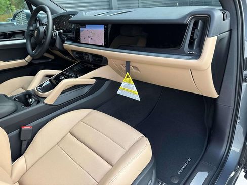 New 2026 Porsche Cayenne AWD/4WD image 18