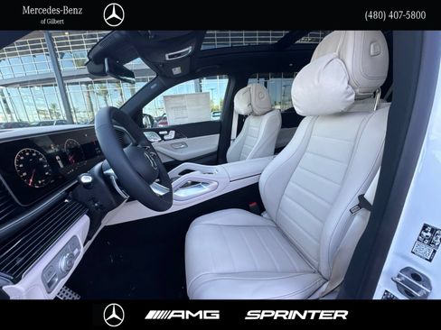 New 2026 Mercedes-Benz GLS 580 4MATIC image 9