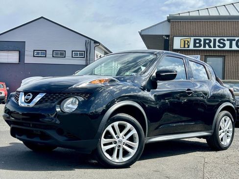 Used 2015 Nissan Juke S image 2