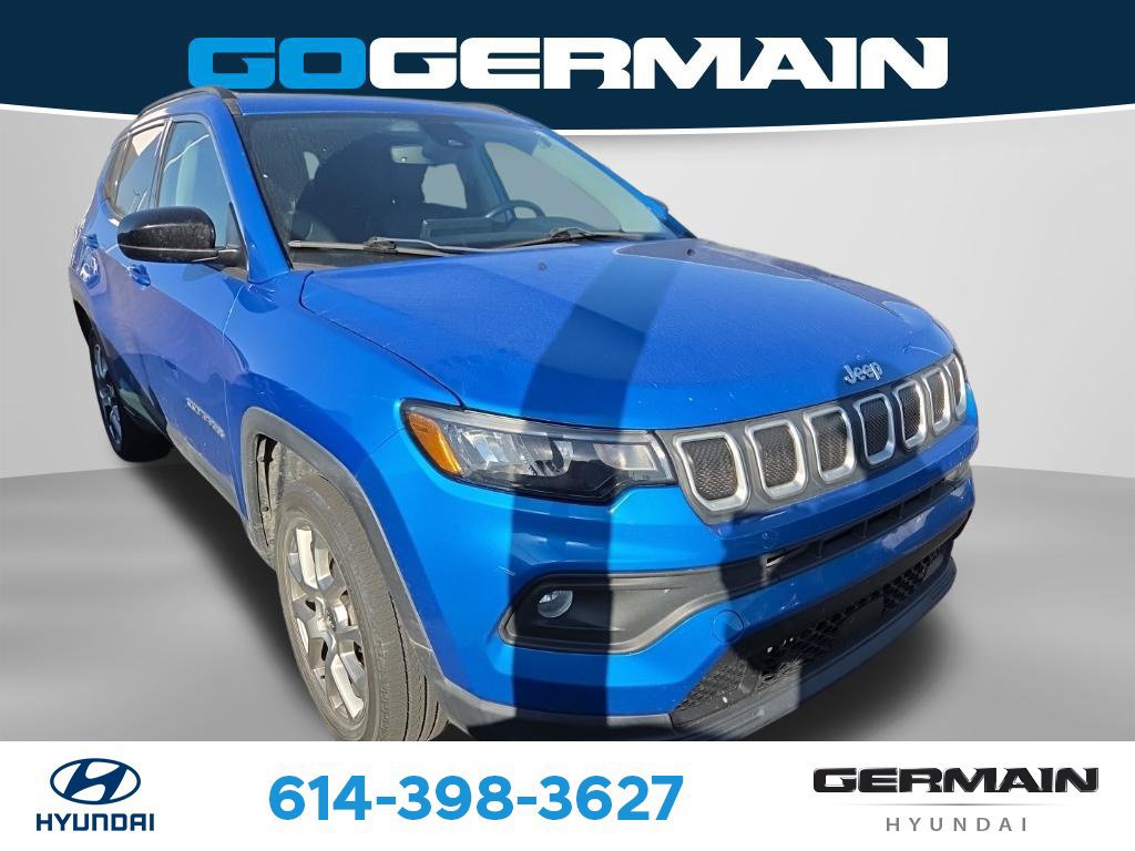 Used 2022 Jeep Compass Latitude w/ Sun and Sound Group AWD/4WD image 1