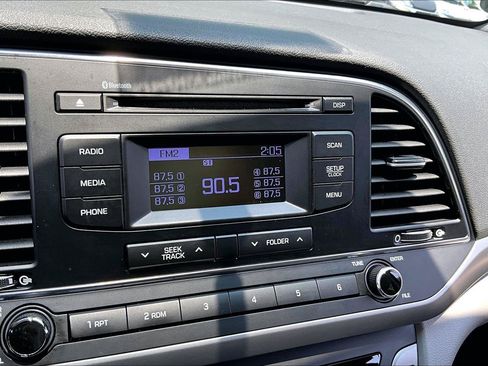 Used 2018 Hyundai Elantra SE FWD image 30
