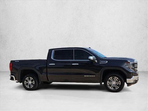 Used 2024 GMC Sierra 1500 SLT AWD/4WD image 4