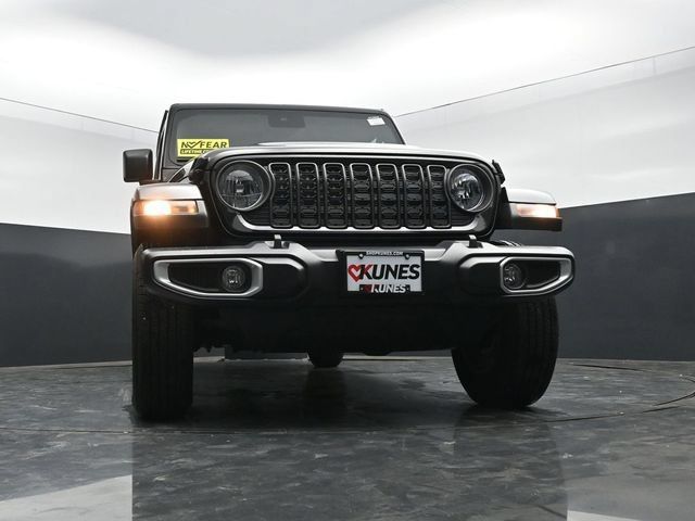 Used 2024 Jeep Gladiator Sport AWD/4WD image 60