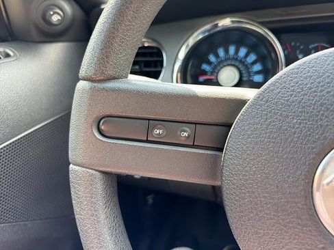 Used 2012 Ford Mustang Convertible RWD image 28