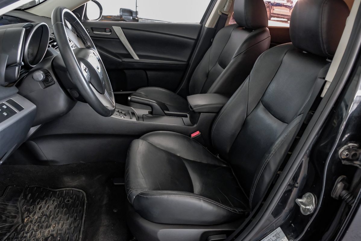 Used 2012 MAZDA MAZDA3 i Grand Touring w/ Tech Pkg FWD image 27