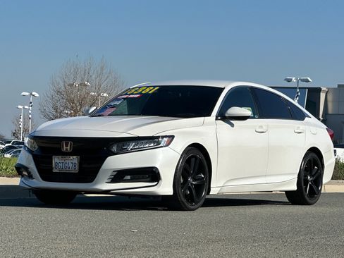 Used 2018 Honda Accord Sport image 8