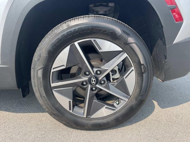 Certified 2025 Hyundai Tucson SEL AWD/4WD image 11
