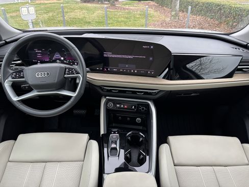 Used 2025 Audi Q5 Premium Plus w/ Premium Plus image 31