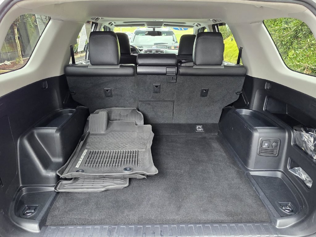 Used 2017 Toyota 4Runner SR5 Premium RWD image 13