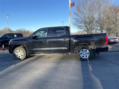 Used 2022 Toyota Tundra SR image 2