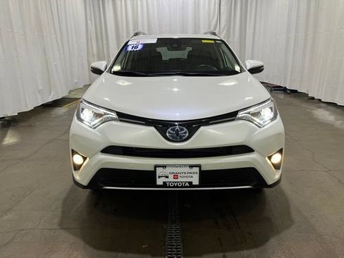 Certified 2016 Toyota RAV4 Limited AWD/4WD image 9
