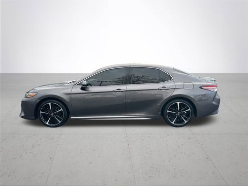 Used 2018 Toyota Camry XSE image 10