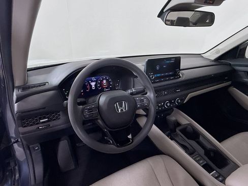 Certified 2025 Honda Accord SE image 9