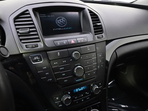 Used 2013 Buick Regal Premium image 27