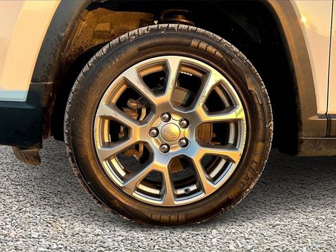 Used 2022 Jeep Compass Latitude image 8