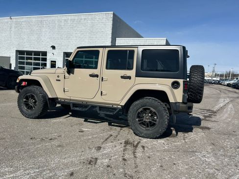 Certified 2016 Jeep Wrangler Unlimited Sahara image 25