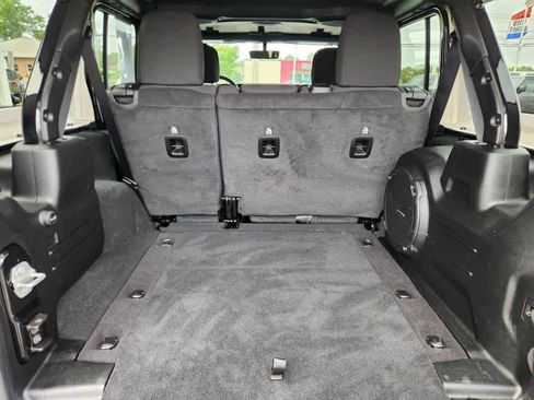 Used 2023 Jeep Wrangler Sahara image 19