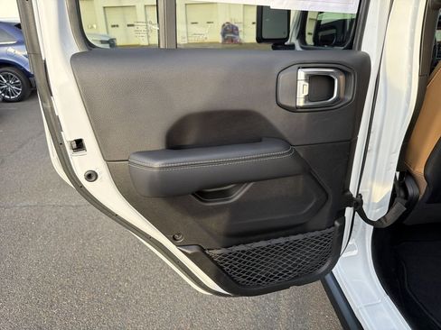 Used 2023 Jeep Wrangler Unlimited Rubicon 4xe w/ Steel Bumper Group image 13