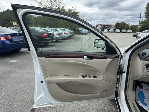 Used 2007 Buick Lucerne CXL image 9
