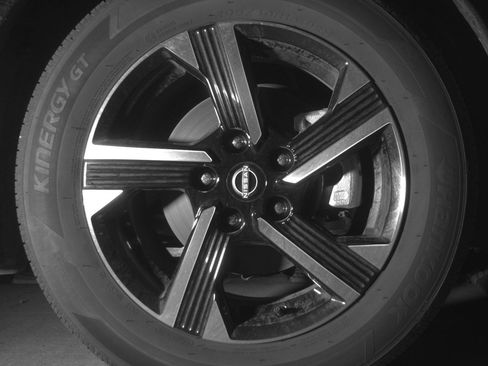Used 2025 Nissan Sentra SV FWD image 13