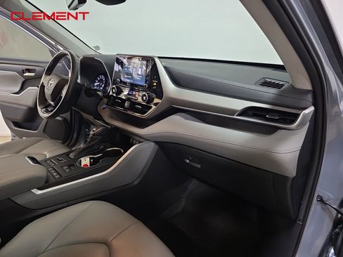 Used 2020 Toyota Highlander XLE w/ Protection Package #3 image 35