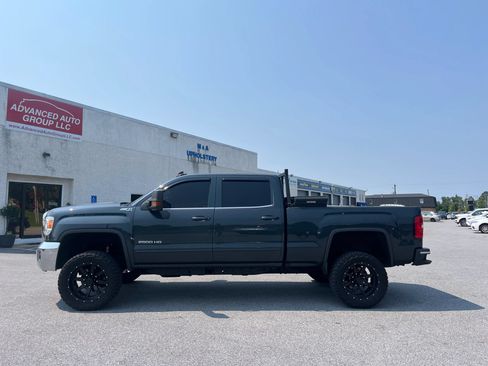 Used 2018 GMC Sierra 2500 SLE w/ HD SLE Preferred Plus Package AWD/4WD image 30