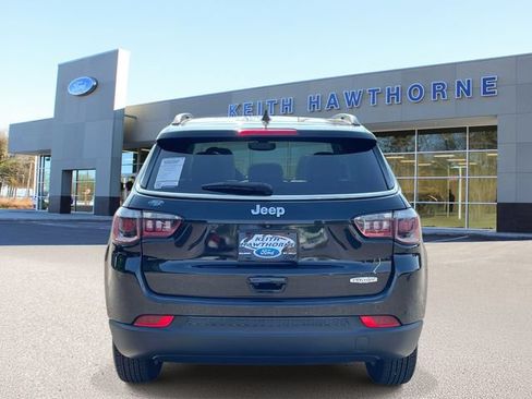 Used 2018 Jeep Compass Latitude w/ Popular Equipment Group FWD image 5