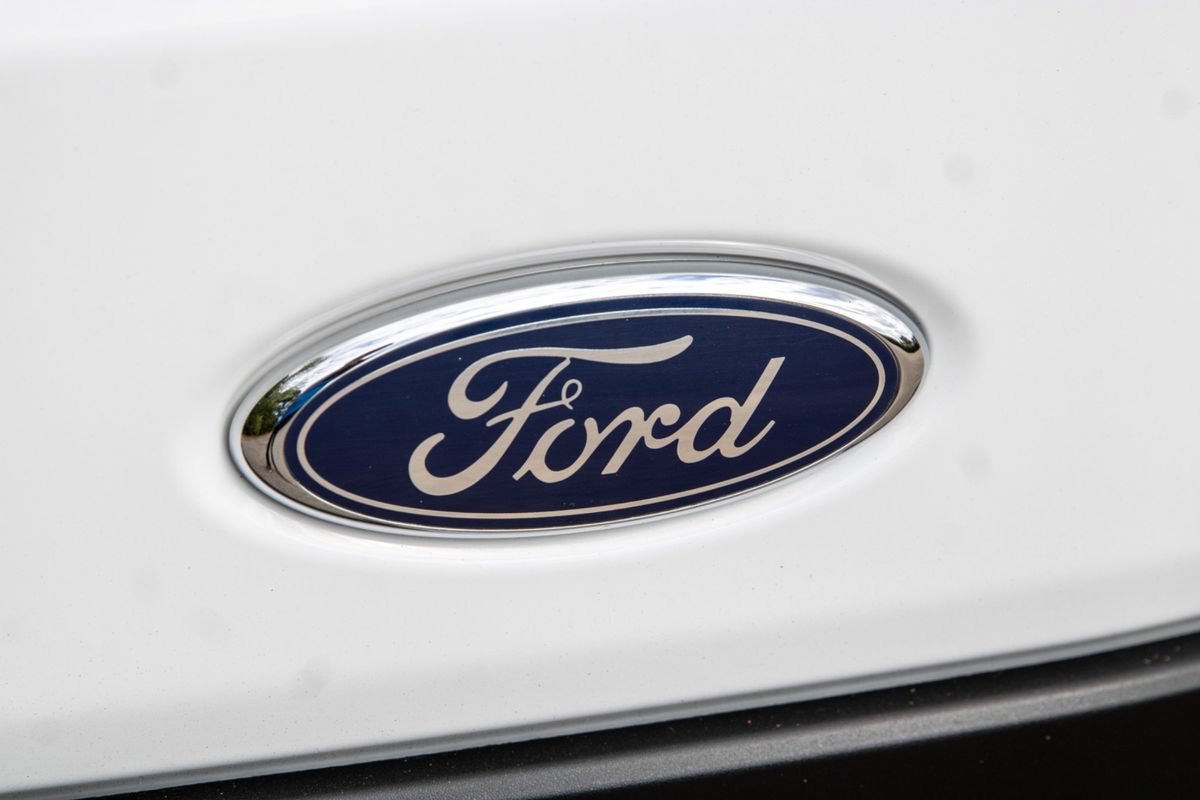 Used 2020 Ford Transit 250 Low Roof RWD image 39