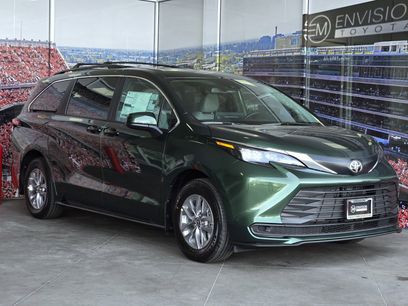 New 2026 Toyota Sienna LE