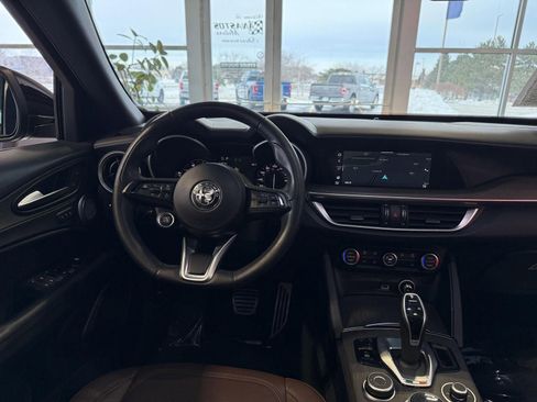 Used 2022 Alfa Romeo Stelvio Ti image 21