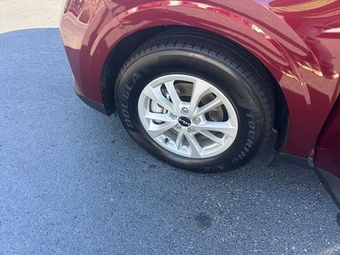 Used 2023 Kia Carnival LX image 27