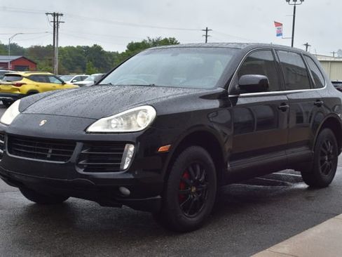 Used 2010 Porsche Cayenne AWD/4WD image 16