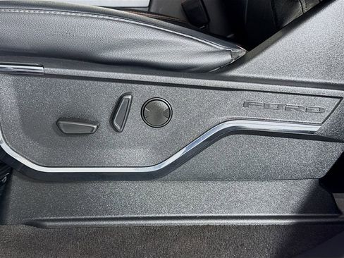Used 2024 Ford F350 Lariat image 21