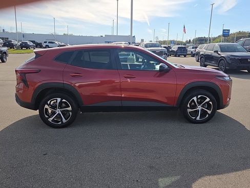 Used 2024 Chevrolet Trax RS w/ Driver Confidence Package FWD image 8