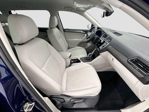 Used 2023 Volkswagen Tiguan SE FWD image 18