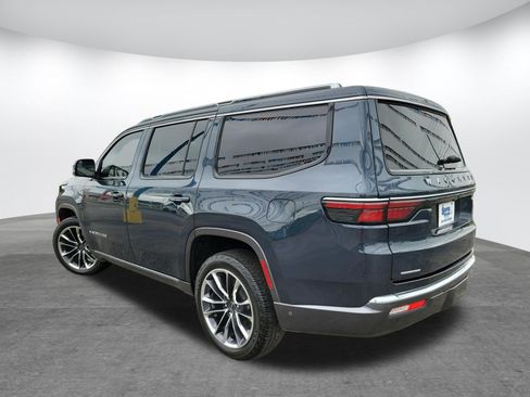 Used 2022 Jeep Wagoneer Series III w/ Premium Group I AWD/4WD image 7