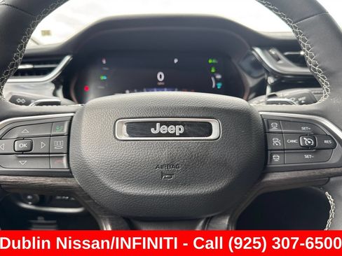 Used 2023 Jeep Grand Cherokee 4WD 4xe w/ Luxury Tech Group II image 36