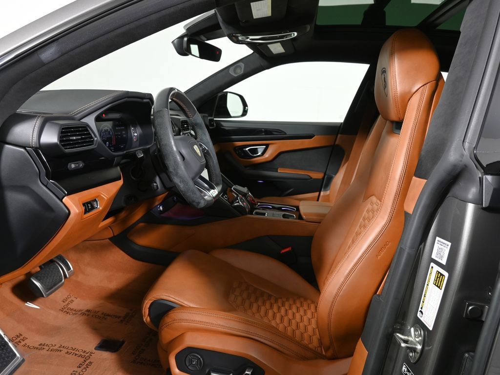 Used 2021 Lamborghini Urus AWD/4WD image 5