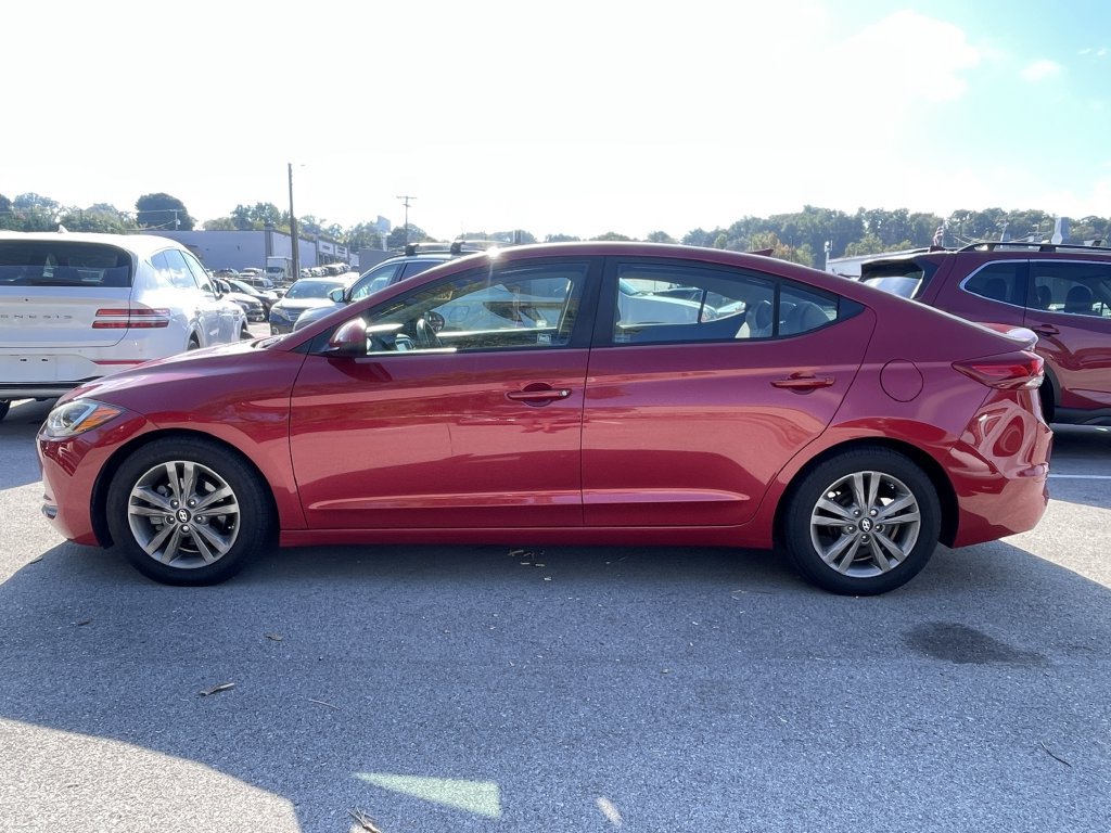 Used 2017 Hyundai Elantra SE FWD image 4