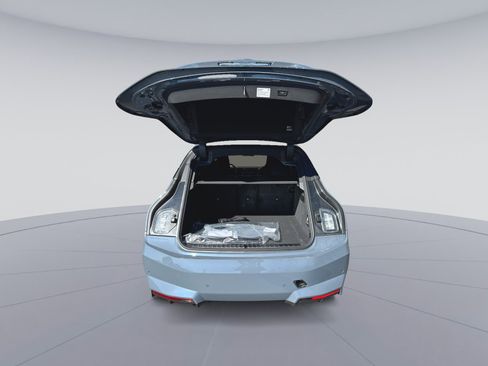 New 2026 BMW iX xDrive60 image 28