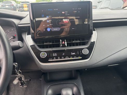 Used 2023 Toyota Corolla LE FWD image 17