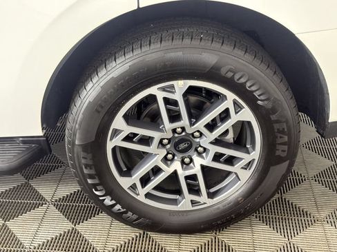 Certified 2025 Ford Expedition Active RWD image 30