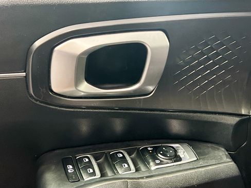 Used 2024 Kia Sorento S FWD image 16