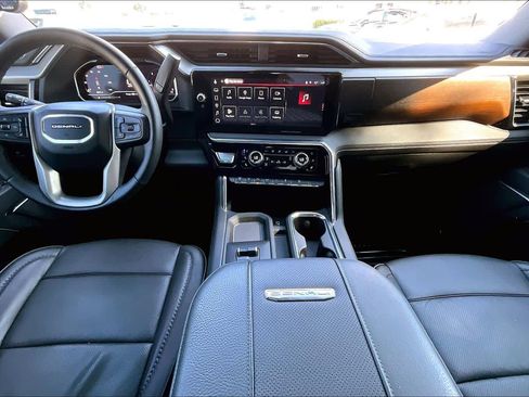Used 2025 GMC Sierra 2500 Denali w/ Denali Reserve Package image 16