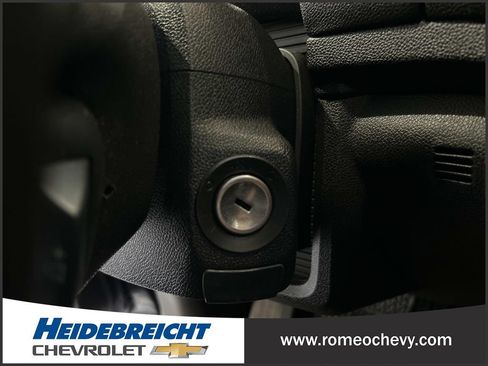 Used 2017 Chevrolet Traverse LT w/ Style and Technology Package FWD image 29
