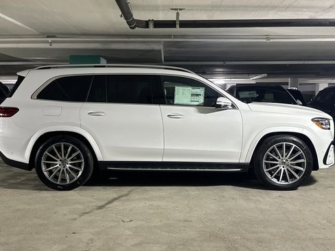 New 2026 Mercedes-Benz GLS 580 4MATIC image 7