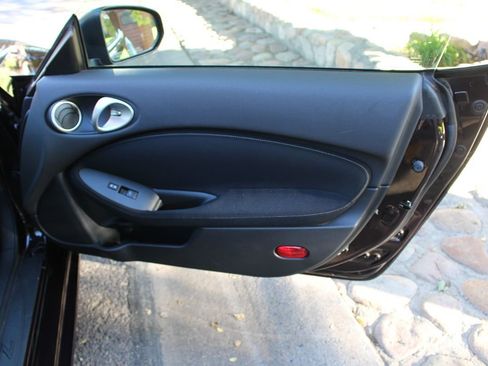 Used 2010 Nissan 370Z Coupe image 14